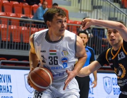 EGY TELJESÍTMÉNY A TÖRTÉNELEMKÖNYVEKBE