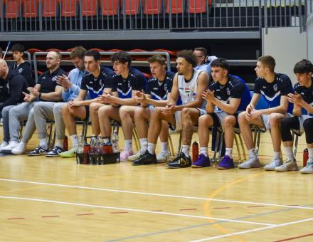 HOSSZABBÍTÁSBAN SZENVEDTÜNK FÁJÓ VERESÉGET