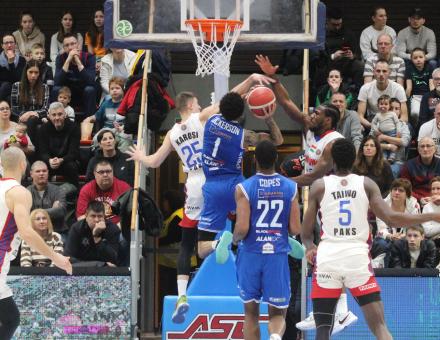 AZ ATOMERŐMŰ ELLEN NEM FÉRT BELE A SOK HIBA