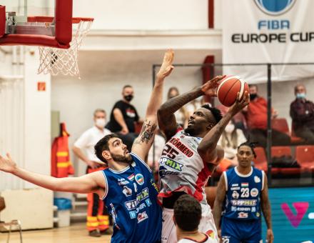 KIVÁLÓ MÉRKŐZÉSEN FÁJÓ VERESÉG KÖRMENDEN