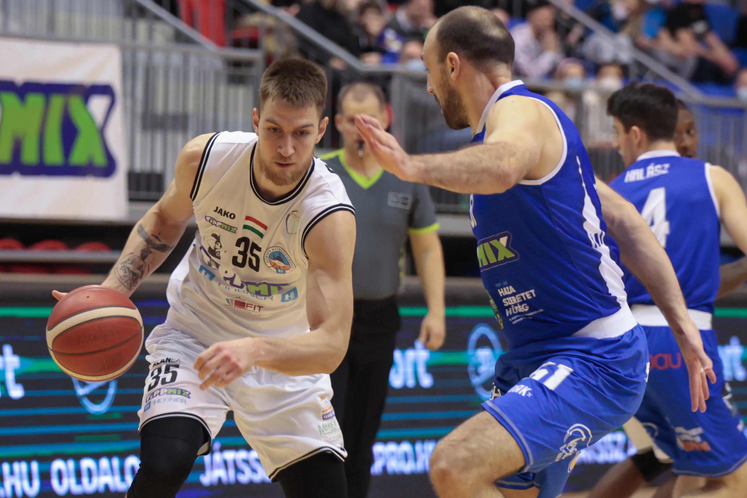 HARRISON HENDERSON TÁVOZIK, RYTIS PIPIRAS VISSZATÉR