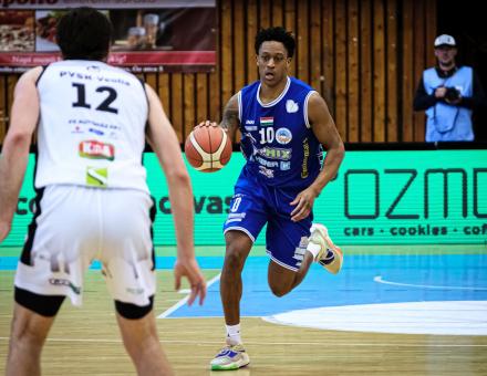 PÉCSEN IS NYERTÜNK – A BENNMARADÁS KAPUJÁBA LÉPTÜNK