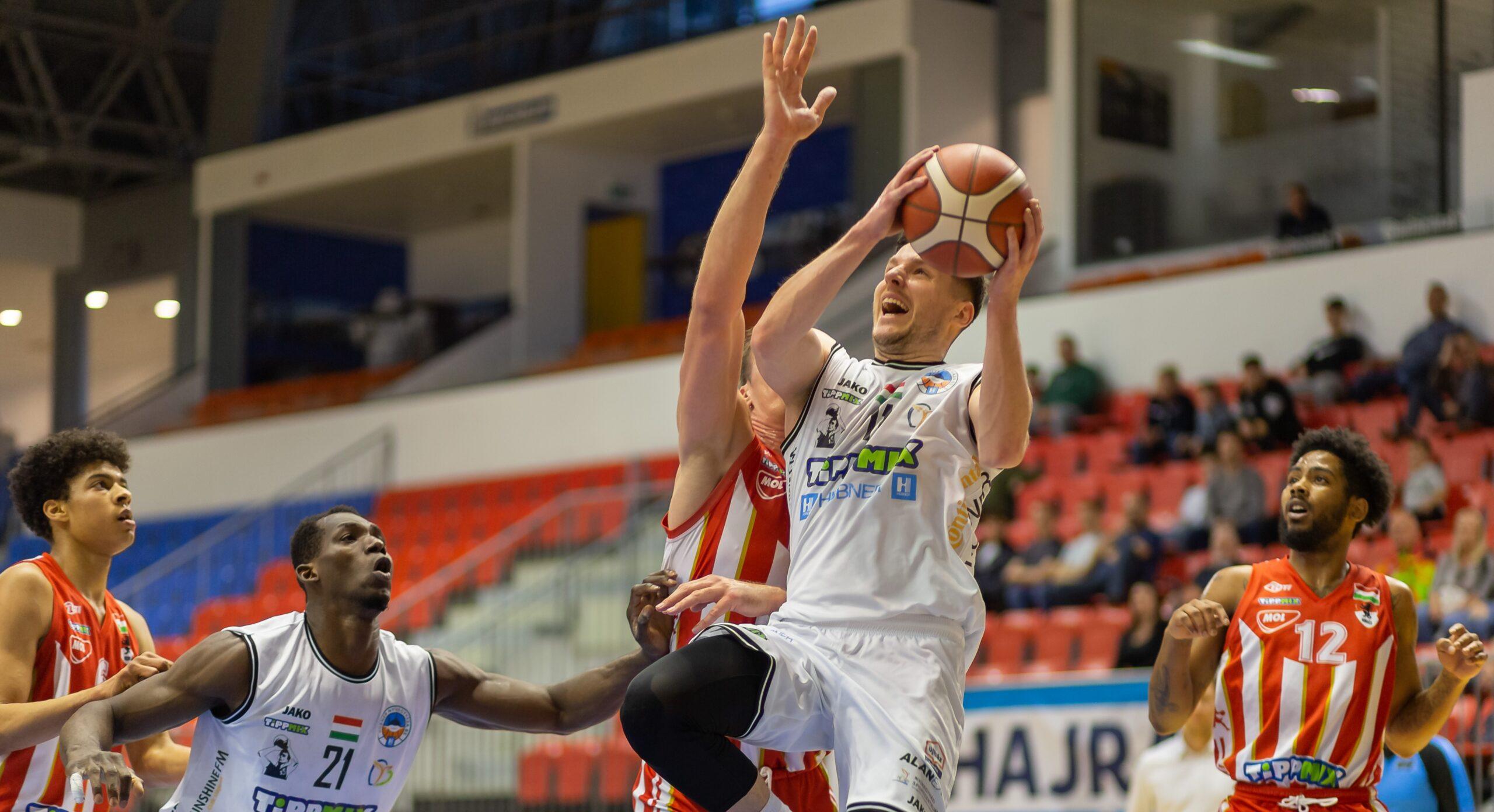 ÉLVONALBELI GÁRDÁKKAL KÜZDHETÜNK AZ EMLÉKTORNÁN – CSAPATBEMUTATÓ