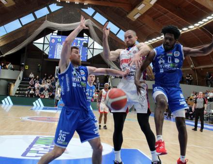 PAKSI VERESÉGGEL KEZDTÜNK AZ ALSÓHÁZBAN