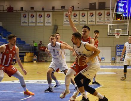 FIATAL, DE GYŐZELEMMEL KEZDŐ CSAPAT ELLEN JAVÍTANÁNK