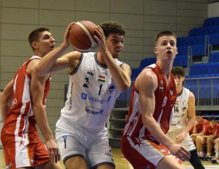 CSAPATBEMUTATÓ – ŐKET LÁTHATJUK AZ IDEI EMLÉKTORNÁN