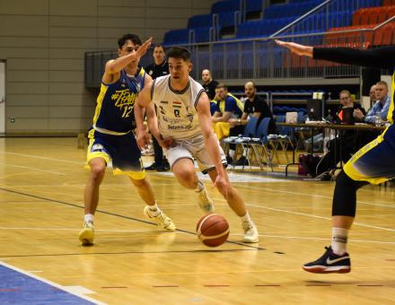 NAGY SIMON: ÚJABB ÉV A BLUE SHARKSBAN!