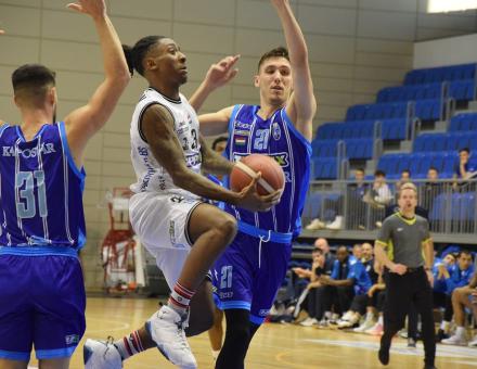 ELLENTÉTES STÍLUSÚ CSAPATOK TALÁLKOZNAK