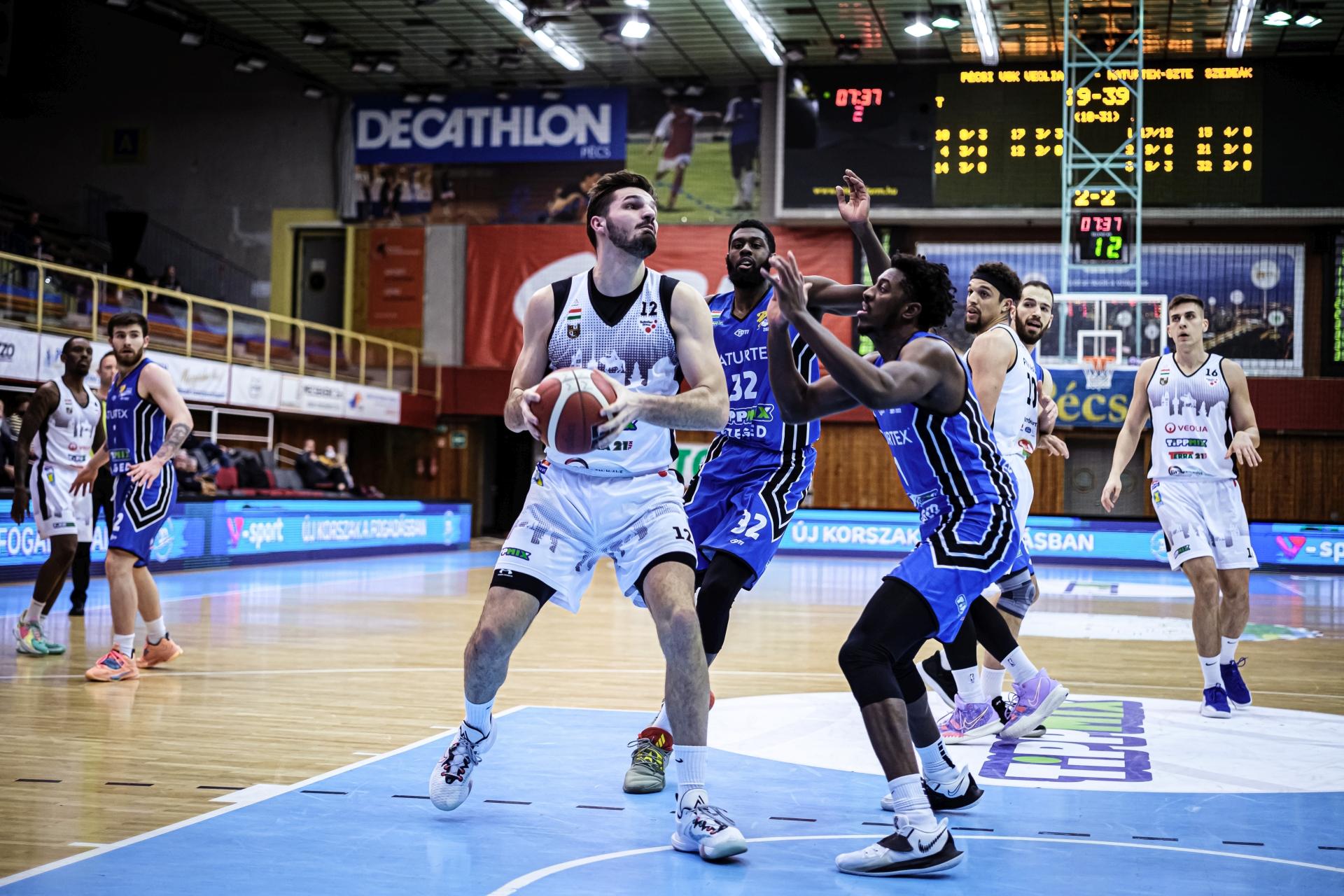 AZ OKTÓBERI MECCSEN KÉTSZÁZTIZENNÉGY PONT SZÜLETETT