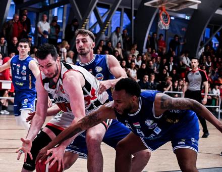 ÓRIÁSI KÜZDELEMBEN ELVESZÍTETTÜK A MAFC ELLENI PÁRHARCOT