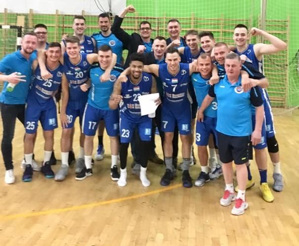 Bent vagyunk az elődöntőben