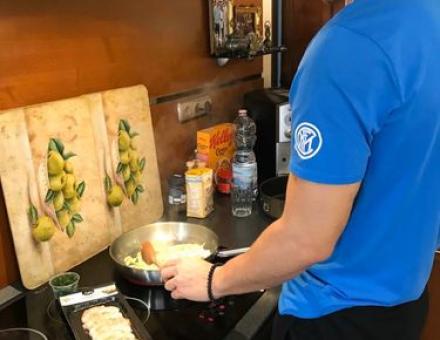 Magyaros, olasz, thai vagy mexikói - Bus Iván az edzések után a konyhában lazít