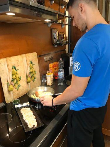 Magyaros, olasz, thai vagy mexikói - Bus Iván az edzések után a konyhában lazít