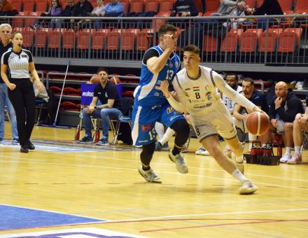 NEGYVENPONTOS SIKERREL FOLYTATTUK A BAJNOKSÁGOT