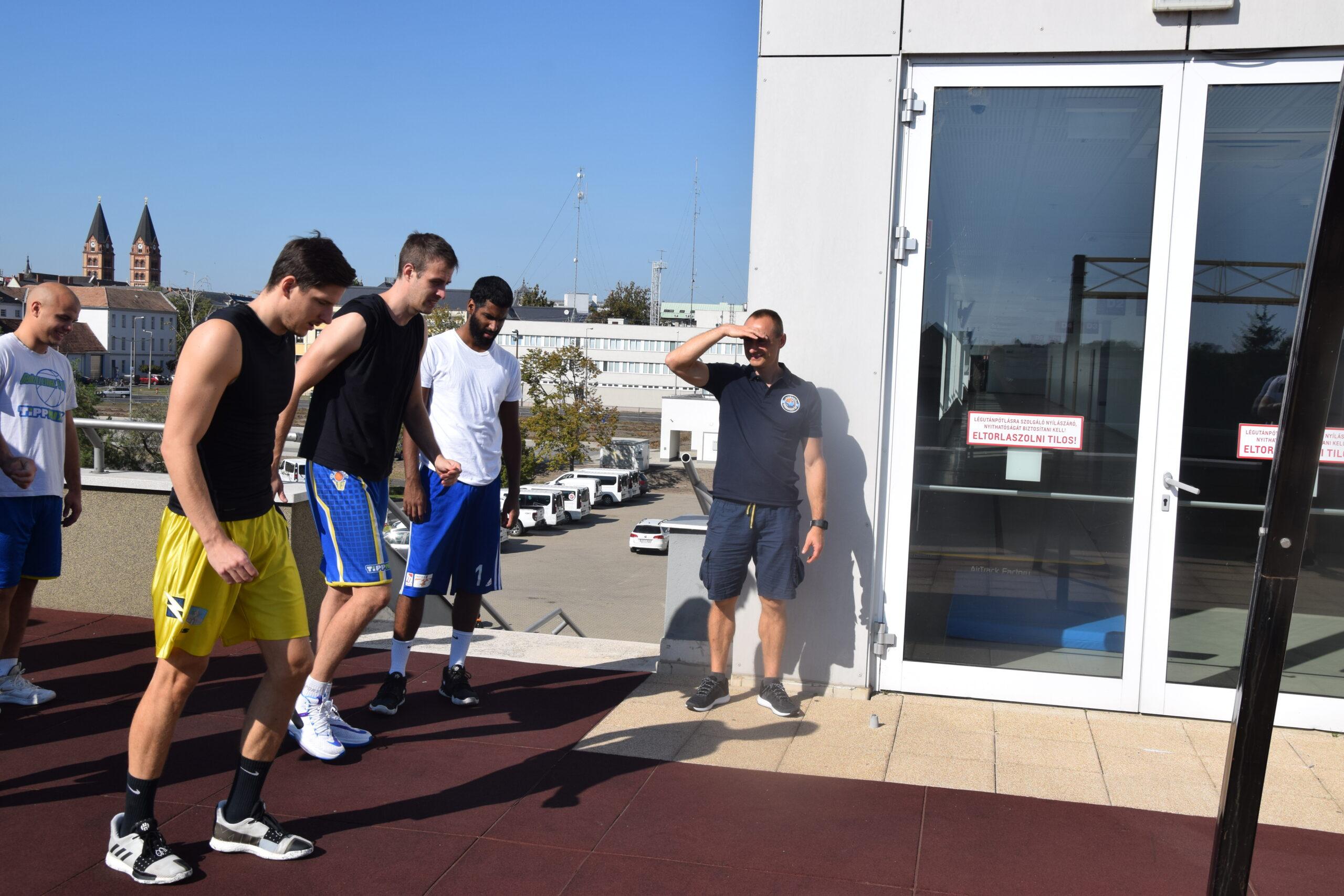 Véget ért a karantén, újra munkába állt csapatunk