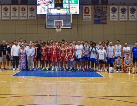 CÍMVÉDÉS A SITKU ERNŐ EMLÉKTORNÁN