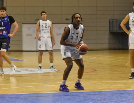 HAJSZÁL HIÁNYZOTT A BRAVÚRHOZ