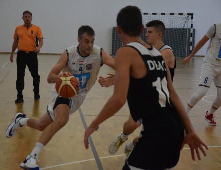 Edzőmeccs után színházlátogatás