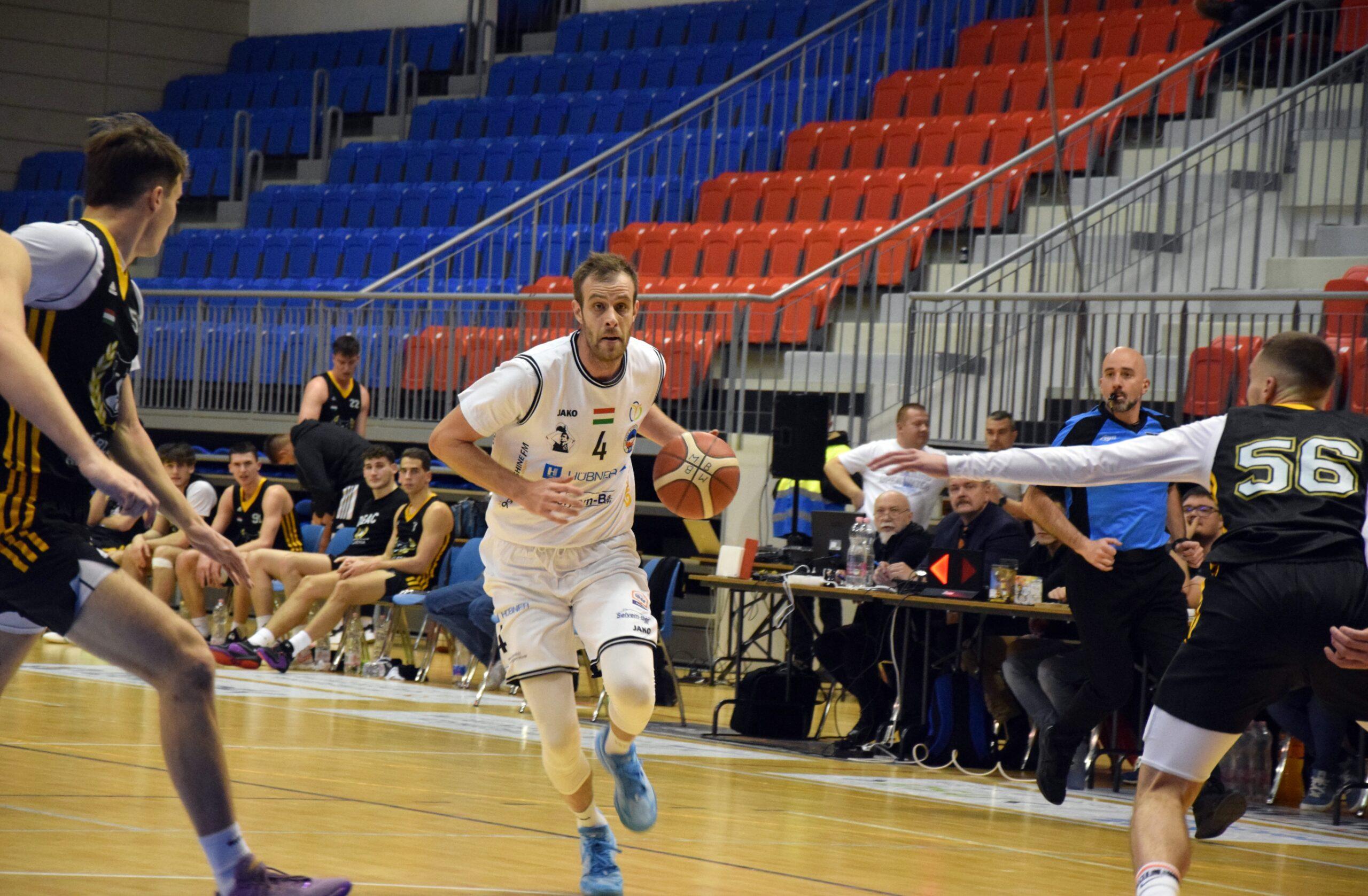 MARADNÁNK A GYŐZTES ÚTON