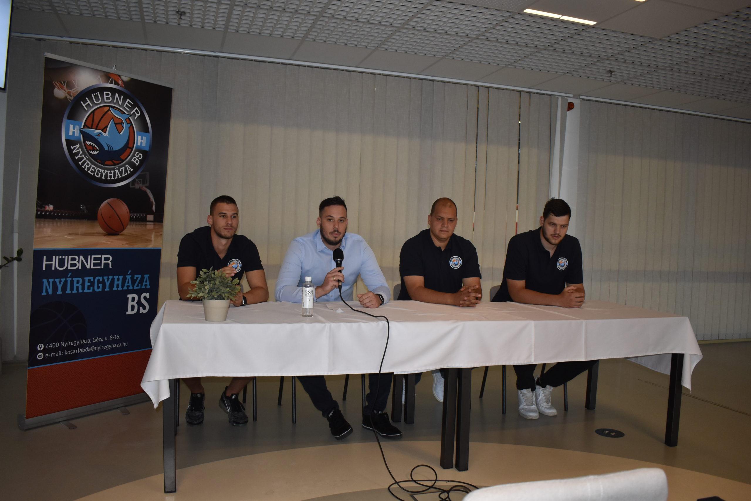 VISSZATÉRT A SIKEREDZŐ!