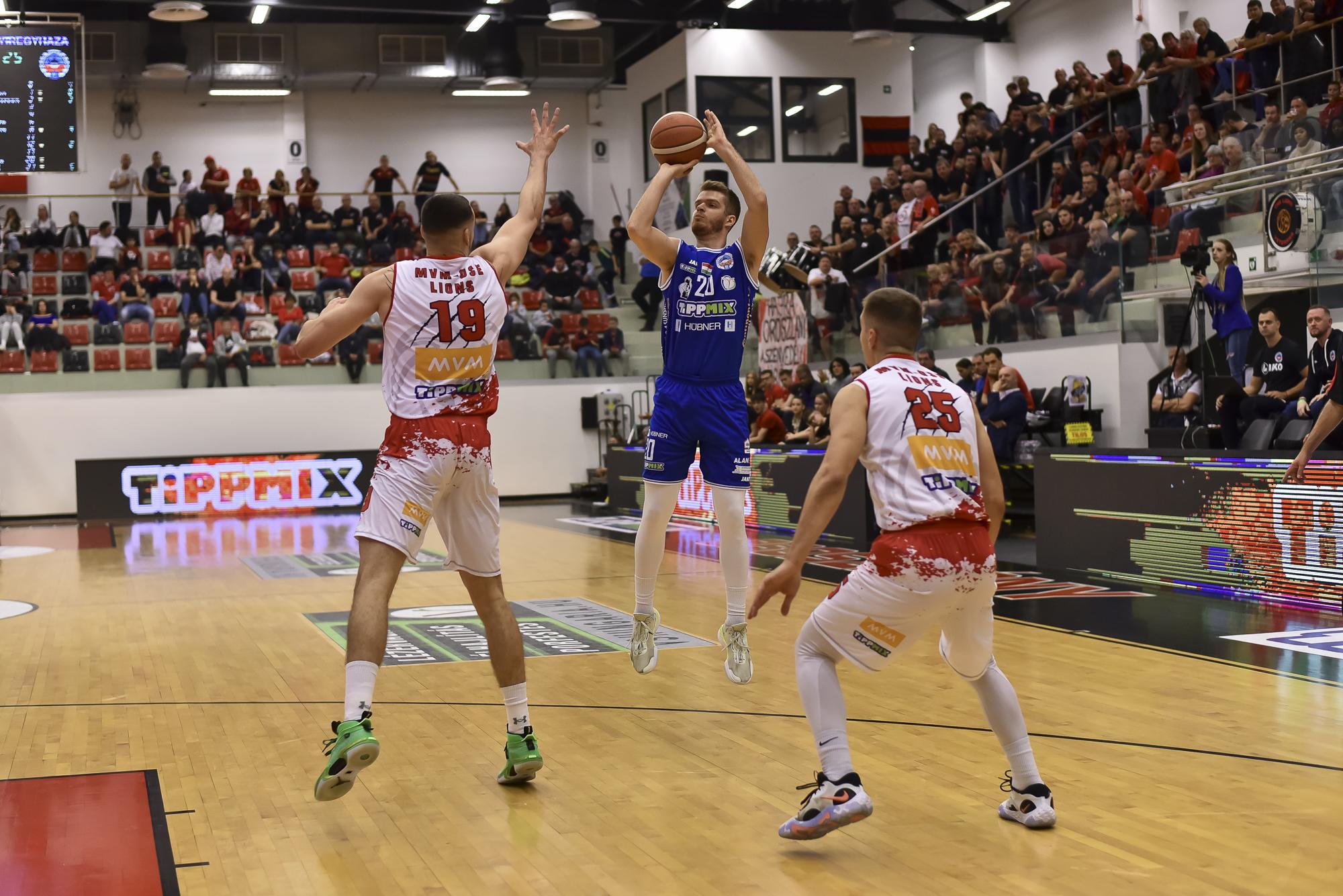 VERESÉGGEL TÉRTÜNK HAZA OROSZLÁNYBÓL