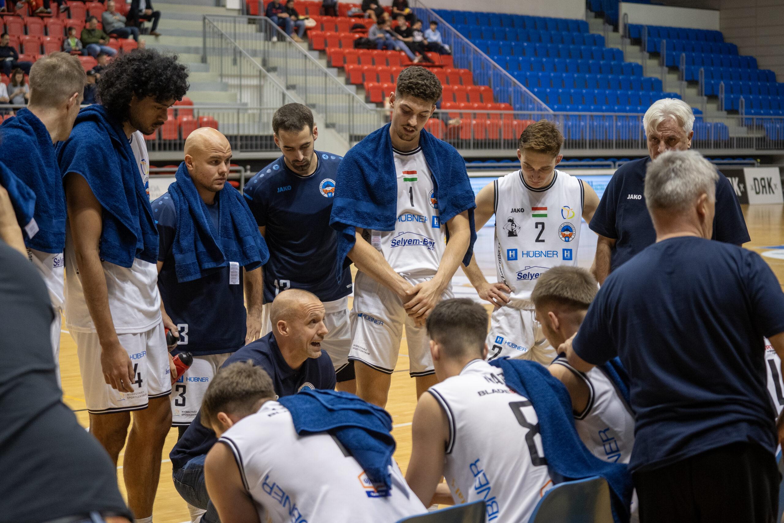 KLUBUNK EDZŐVÁLTÁS MELLETT DÖNTÖTT