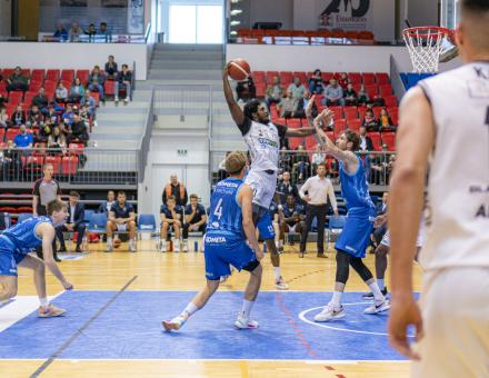 HAZAI PÁLYÁN FARAGHATUNK A HÁTRÁNYON