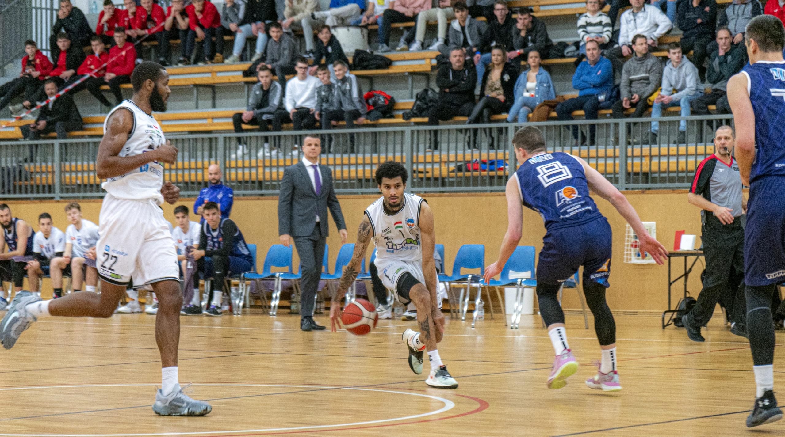 PAKSON ISMÉTELNÉNK MEG A SZERDAI BRAVÚRT