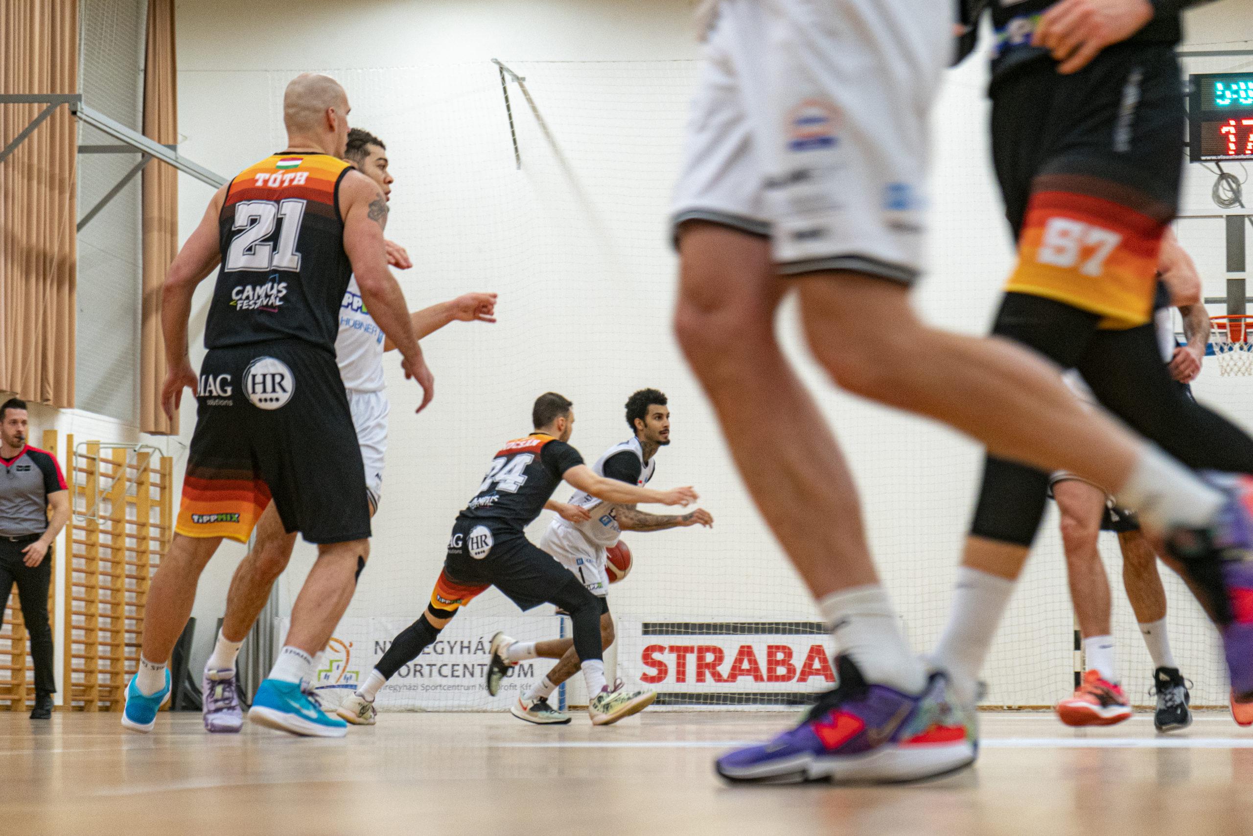 „OTTHON KETTŐZÖTT ERŐVEL KÜZDENEK, MOST SEM SZÁMÍTUNK MÁSRA”