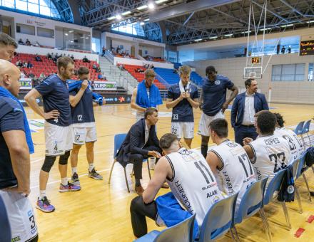 AZ UTOLSÓ SZALMASZÁLAK EGYIKÉT RAGADNÁNK MEG
