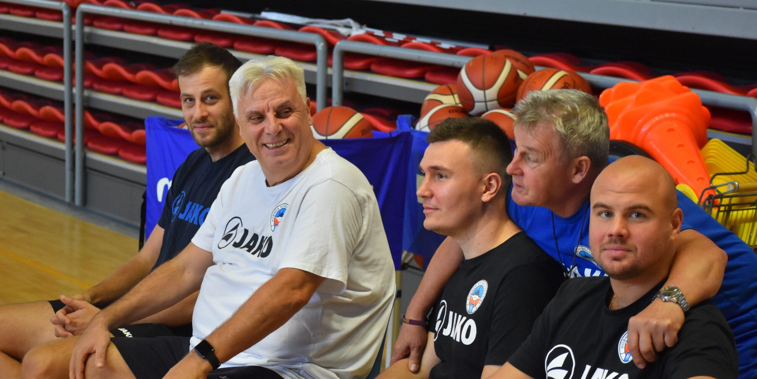 A SZAKMAI STÁBBAN IS GONDOLUNK A JÖVŐRE