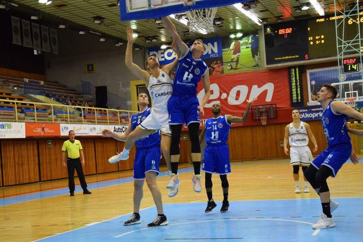 Győzelem a Pécs ellen is