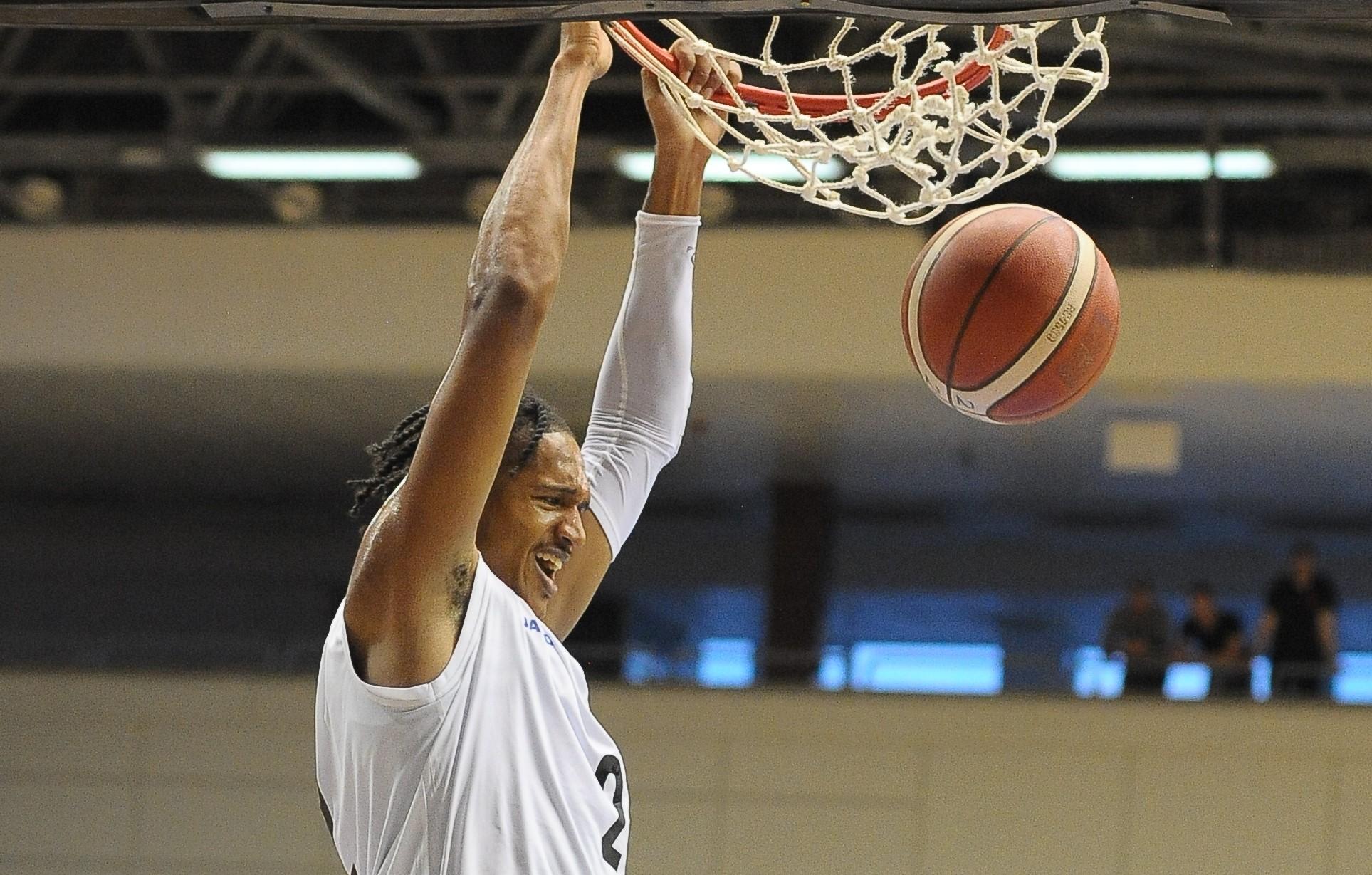 „BÁRMELYIK NAP LEHET A LEGJOBB” – BEMUTATKOZIK HARRISON HENDERSON