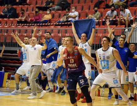 Remek játékkal és győzelemmel örvendeztettük meg szurkolóinkat a Continental Arénában!
