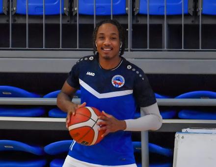 „HÁLÁS VAGYOK ISTENÉRT, A CSALÁDOMÉRT, AZ ÉLETÉRT”