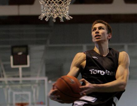 LITVÁN KOSARASSAL ERŐSÍTJÜK KERETÜNKET