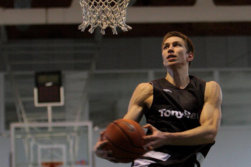 LITVÁN KOSARASSAL ERŐSÍTJÜK KERETÜNKET