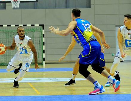 Bryton Hobbs semmit sem csinálna vissza