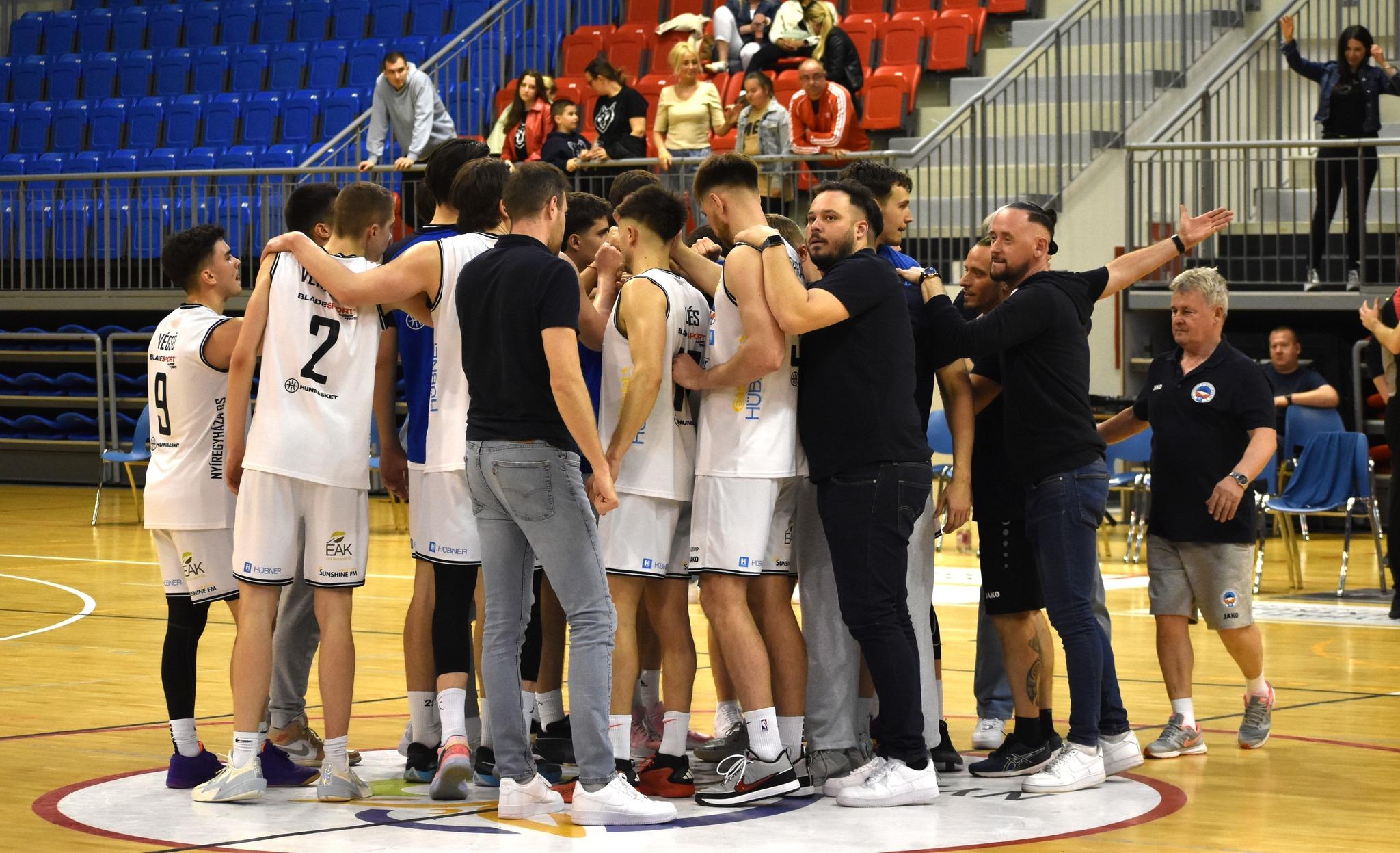 ELEJÉTŐL A VÉGÉIG!